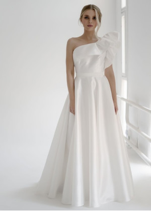 One Shoulder Ivory Satin Fashionable Wedding Dress